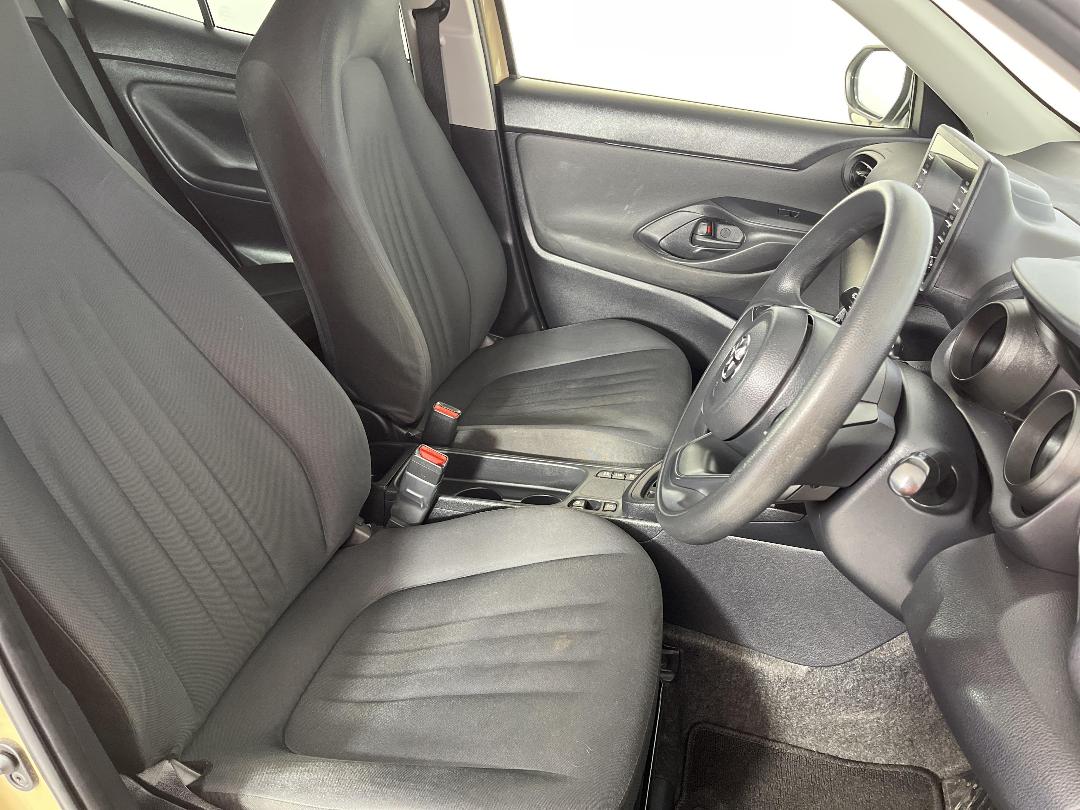 Photo '16' of Toyota Yaris Cross