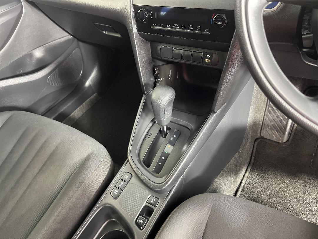 Photo '18' of Toyota Yaris Cross