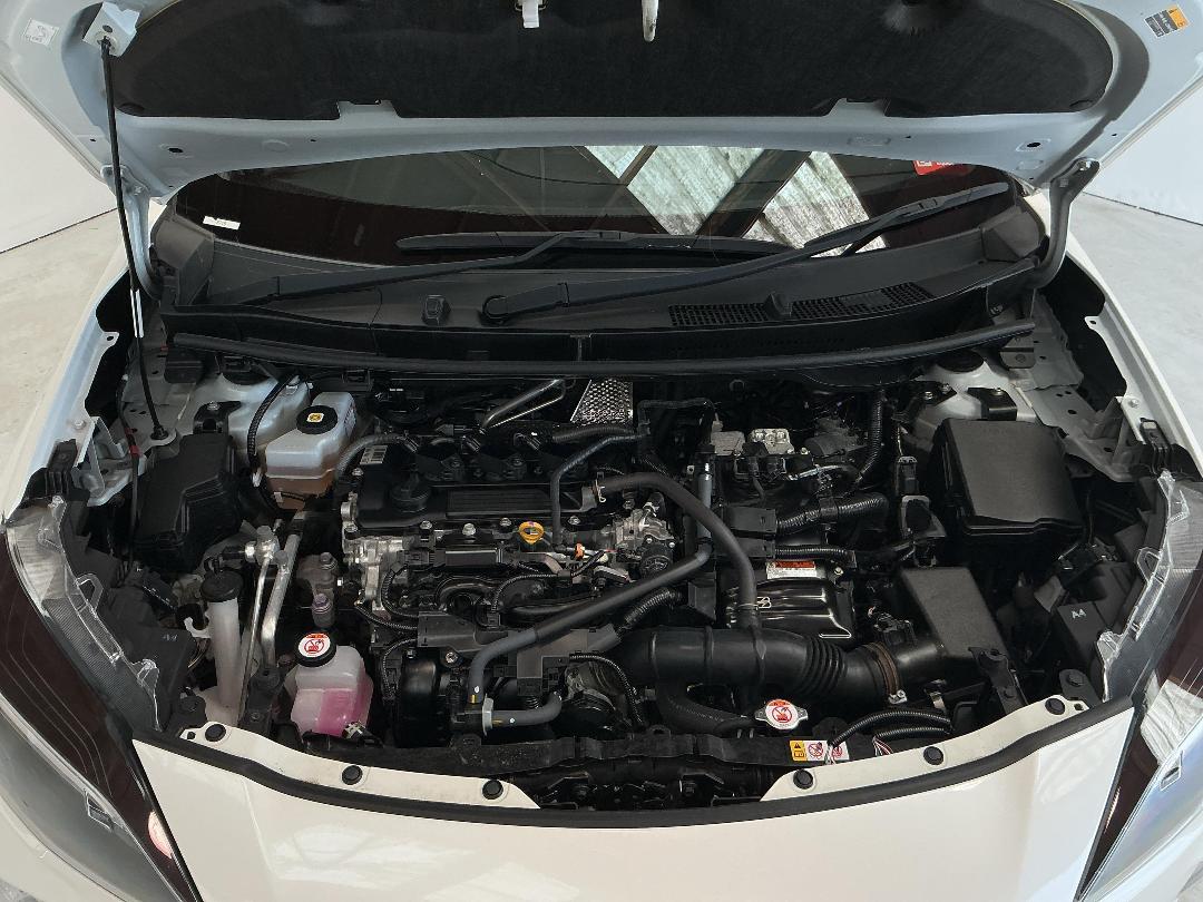 Photo '13' of Toyota Yaris Cross