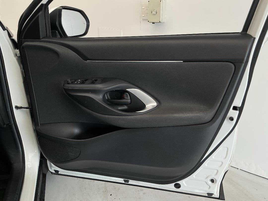 Photo '15' of Toyota Yaris Cross