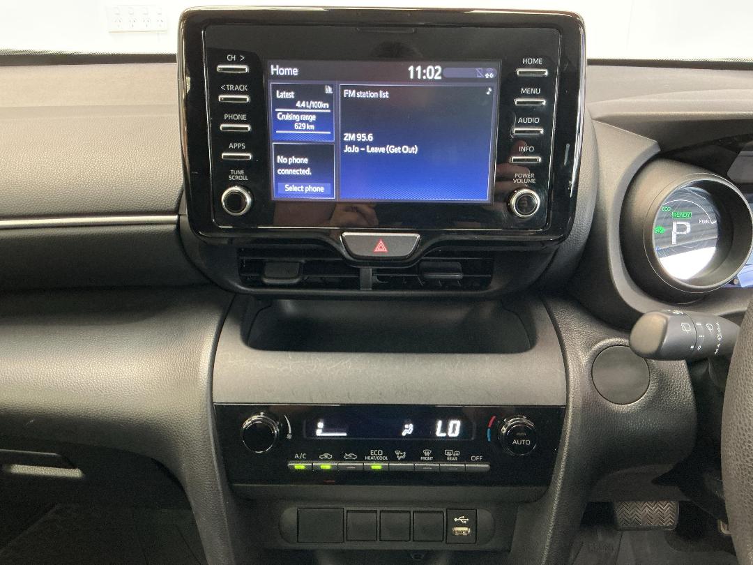 Photo '18' of Toyota Yaris Cross