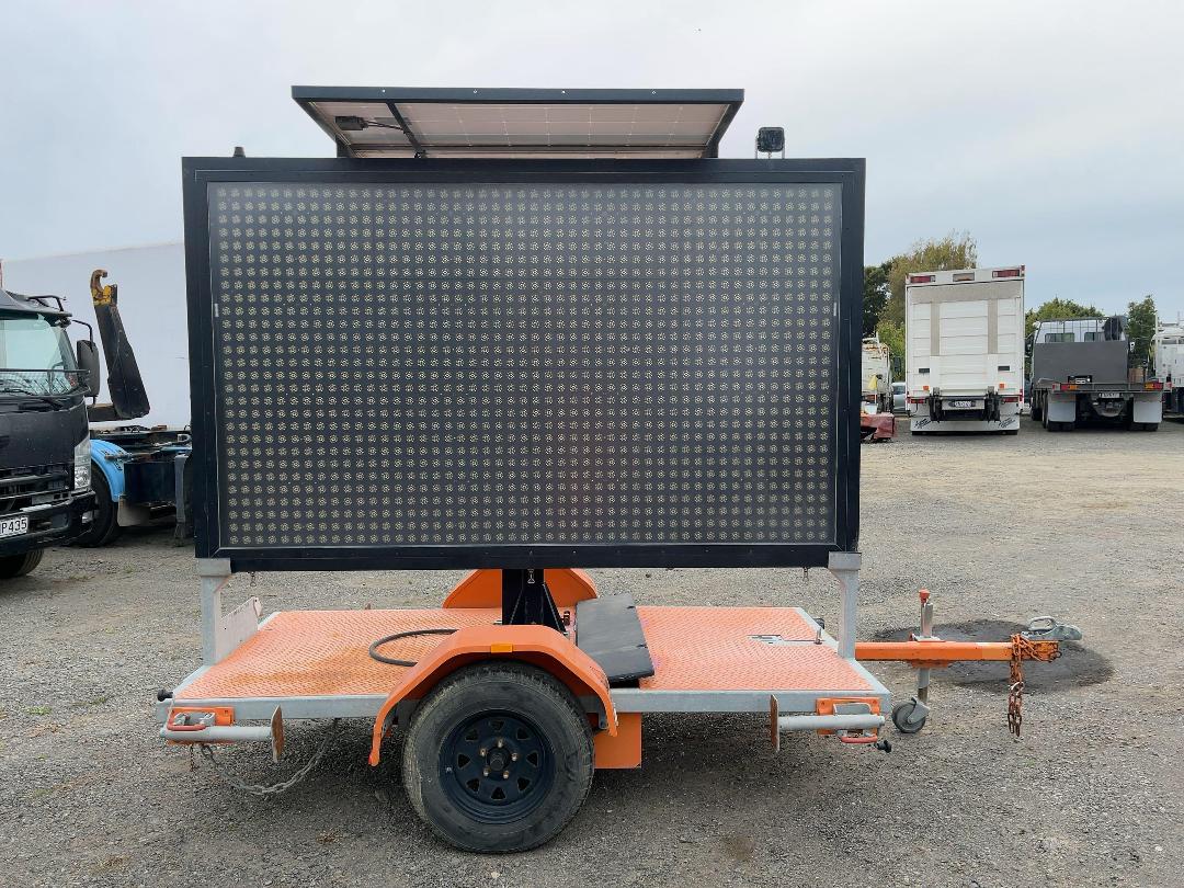Photo '3' of TRAILER TSNZ LDC VMS Signboard - Single