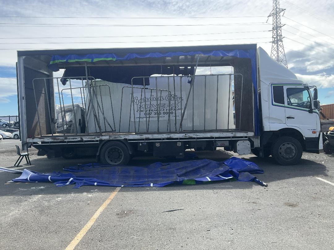 Photo '3' of UD Trucks PK18280 CRONER Curtainsider Photo '3' of UD Trucks PK18280 CRONER Curtainsider