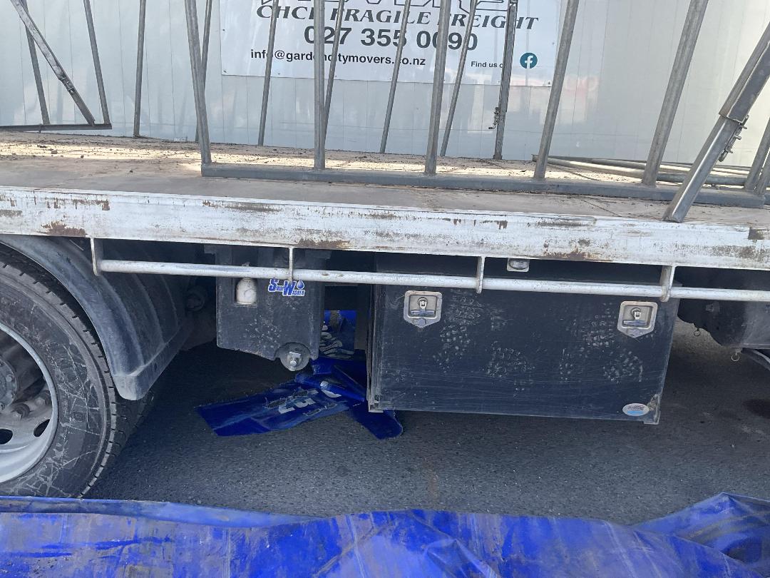 Photo '13' of UD Trucks PK18280 CRONER Curtainsider Photo '13' of UD Trucks PK18280 CRONER Curtainsider