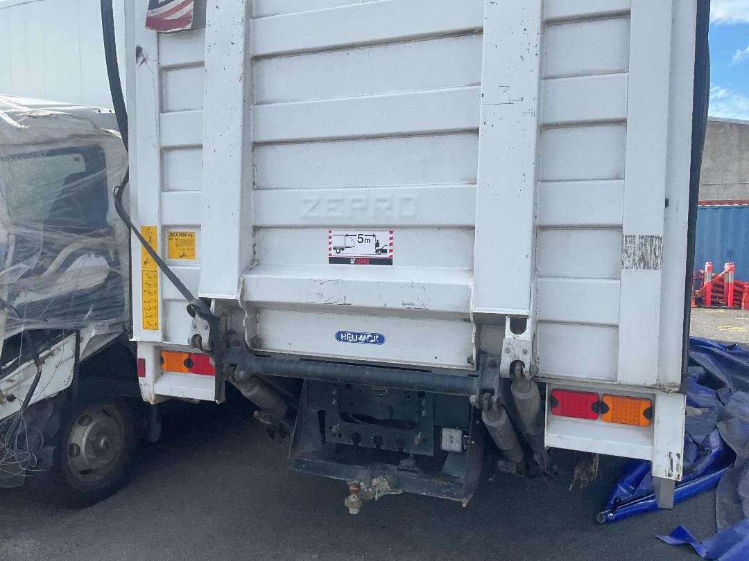 Photo '14' of UD Trucks PK18280 CRONER Curtainsider Photo '14' of UD Trucks PK18280 CRONER Curtainsider