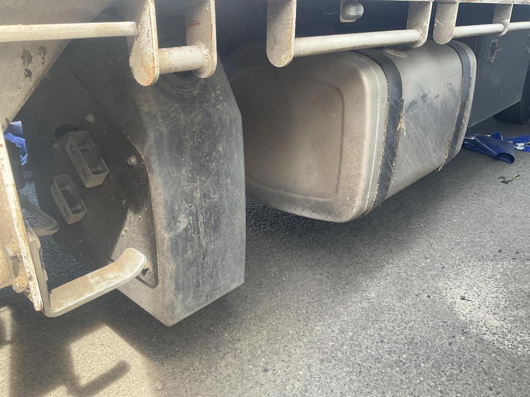 Photo '15' of UD Trucks PK18280 CRONER Curtainsider Photo '15' of UD Trucks PK18280 CRONER Curtainsider