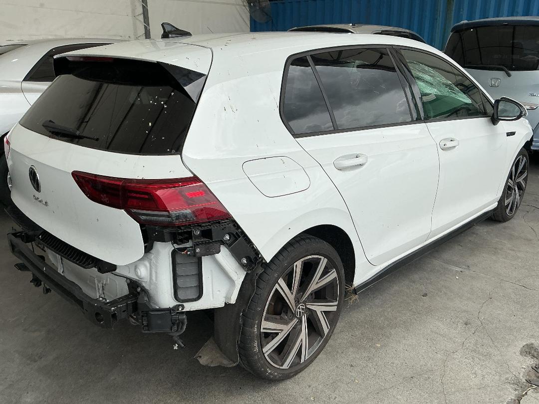 Photo '5' of Volkswagen Golf TSI R-Line Photo '5' of Volkswagen Golf TSI R-Line