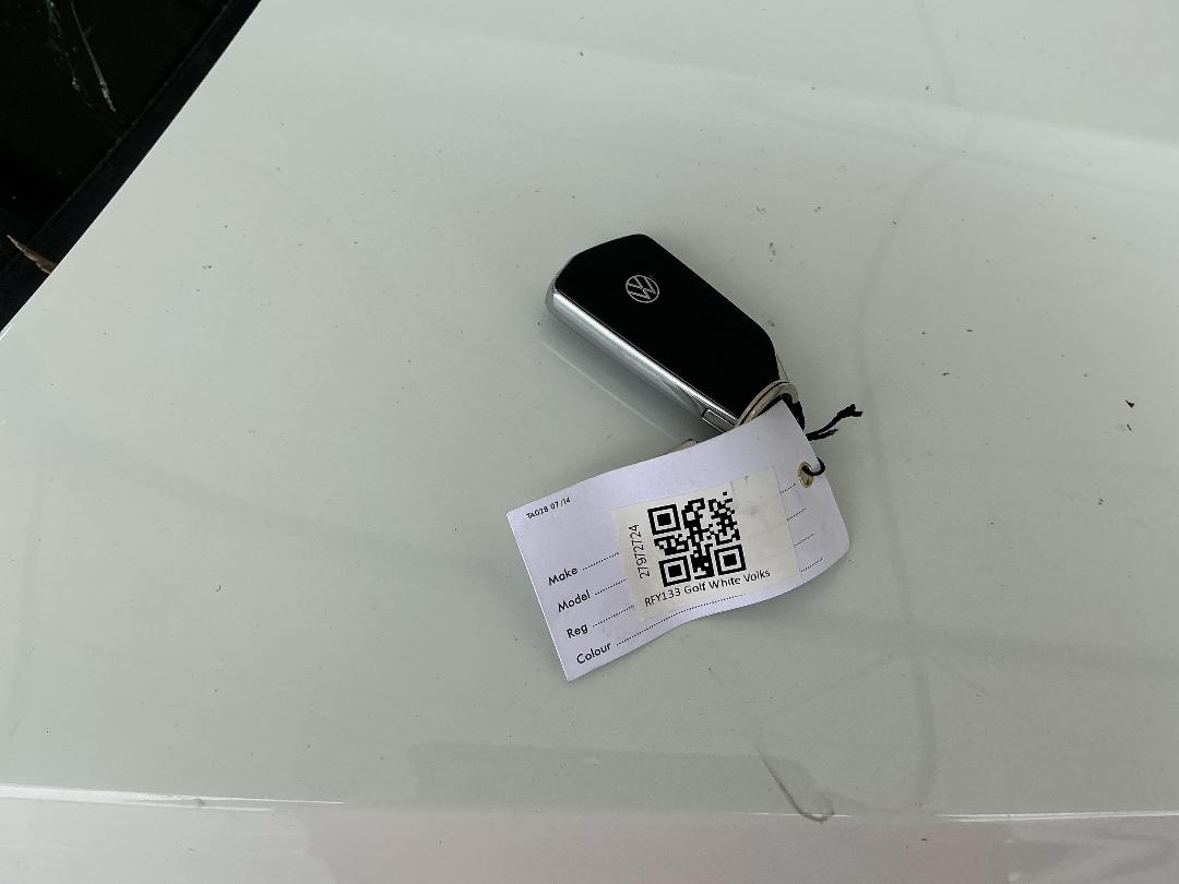 Photo '12' of Volkswagen Golf TSI R-Line Photo '12' of Volkswagen Golf TSI R-Line