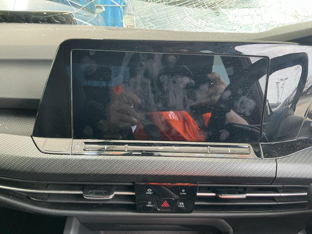 Photo '10' of Volkswagen Golf TSI R-Line Photo '10' of Volkswagen Golf TSI R-Line