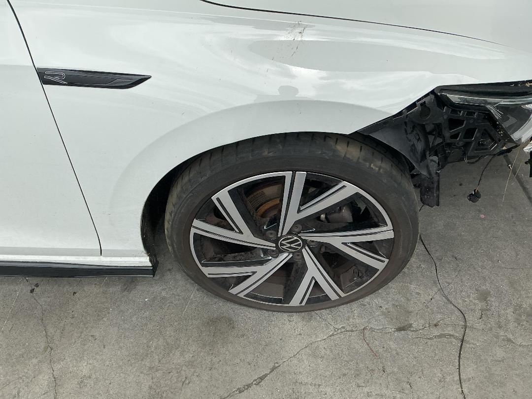 Photo '21' of Volkswagen Golf TSI R-Line Photo '21' of Volkswagen Golf TSI R-Line