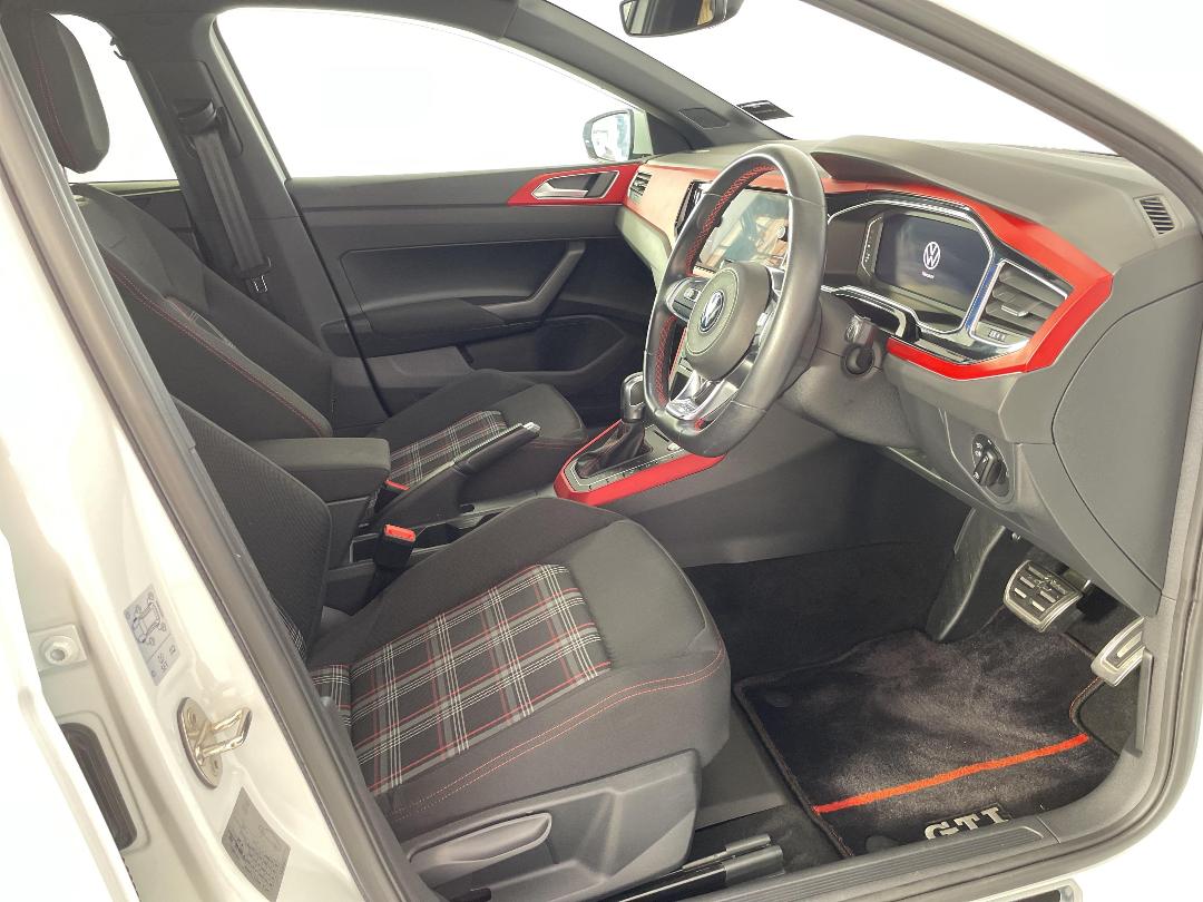 Photo '16' of Volkswagen Polo