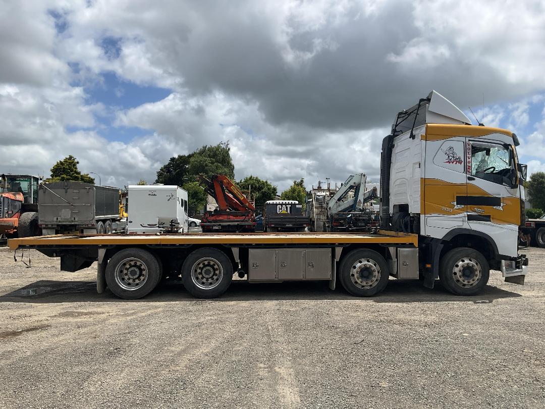 Photo '3' of Volvo FH16 700 SERIES4 8X4R Other Truck Photo '3' of Volvo FH16 700 SERIES4 8X4R Other Truck