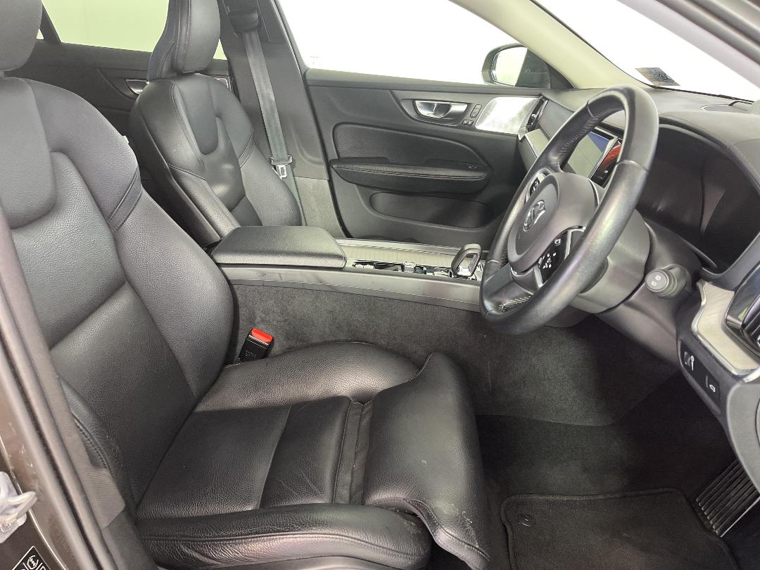 Photo '16' of Volvo V60 Cross Country Photo '16' of Volvo V60 Cross Country