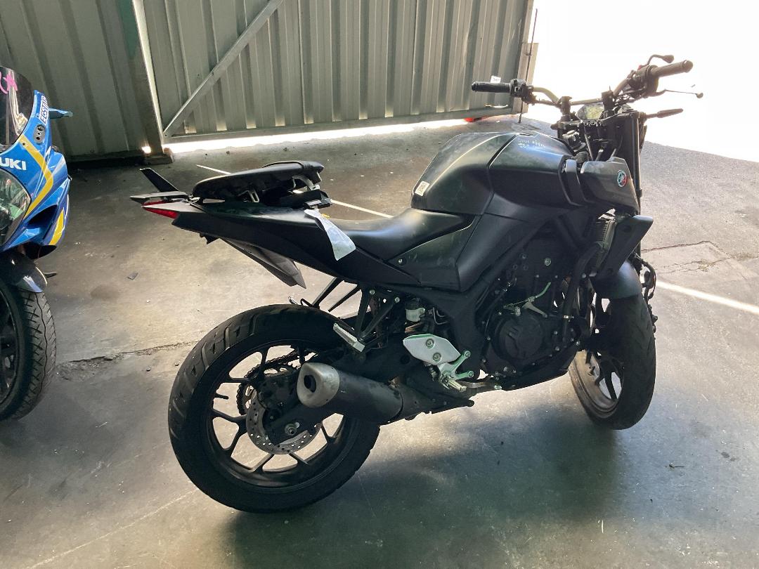 Photo '8' of Yamaha MT03LA M