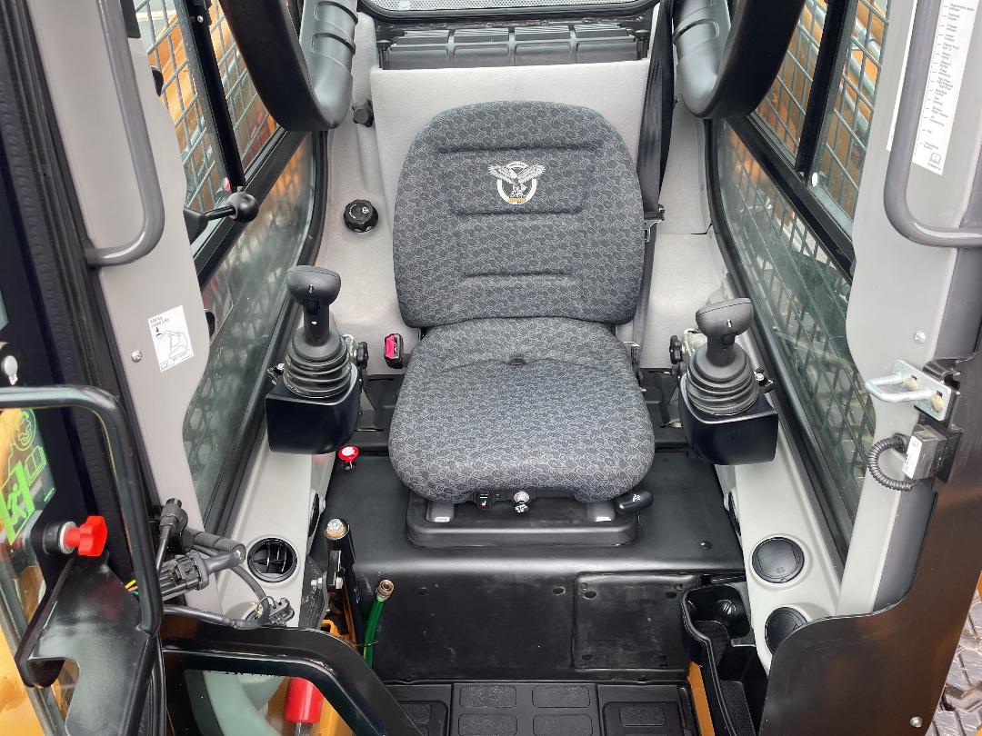 Photo '11' of Case TR270B Skid Steer Photo '11' of Case TR270B Skid Steer