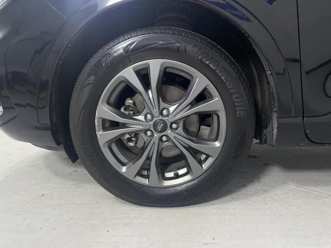 Photo '10' of Ford Escape