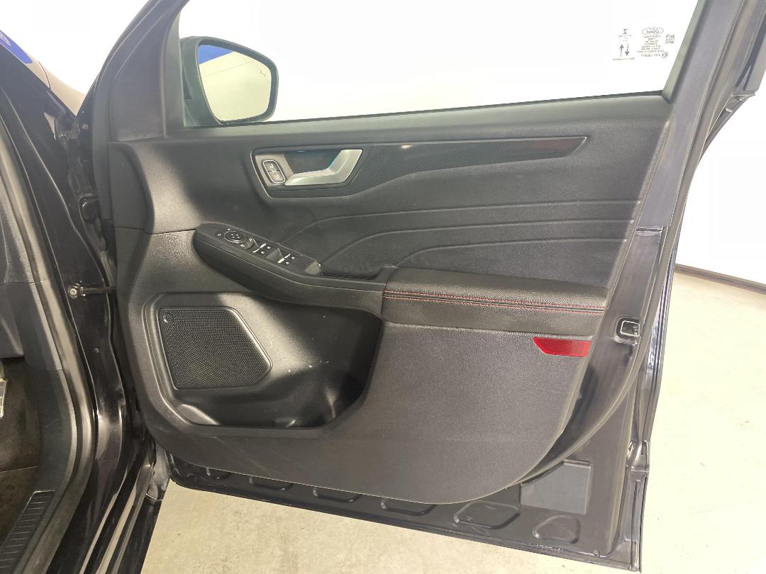 Photo '15' of Ford Escape