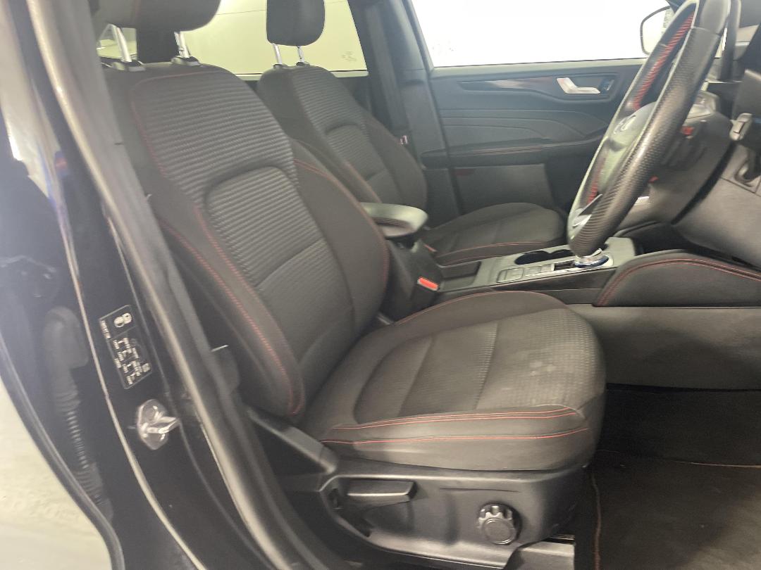 Photo '16' of Ford Escape