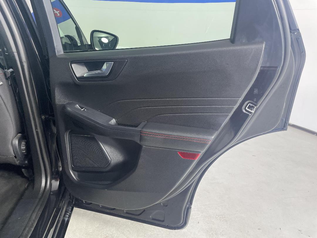 Photo '19' of Ford Escape