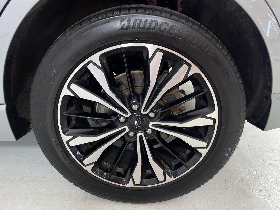 Photo '11' of Ford Escape