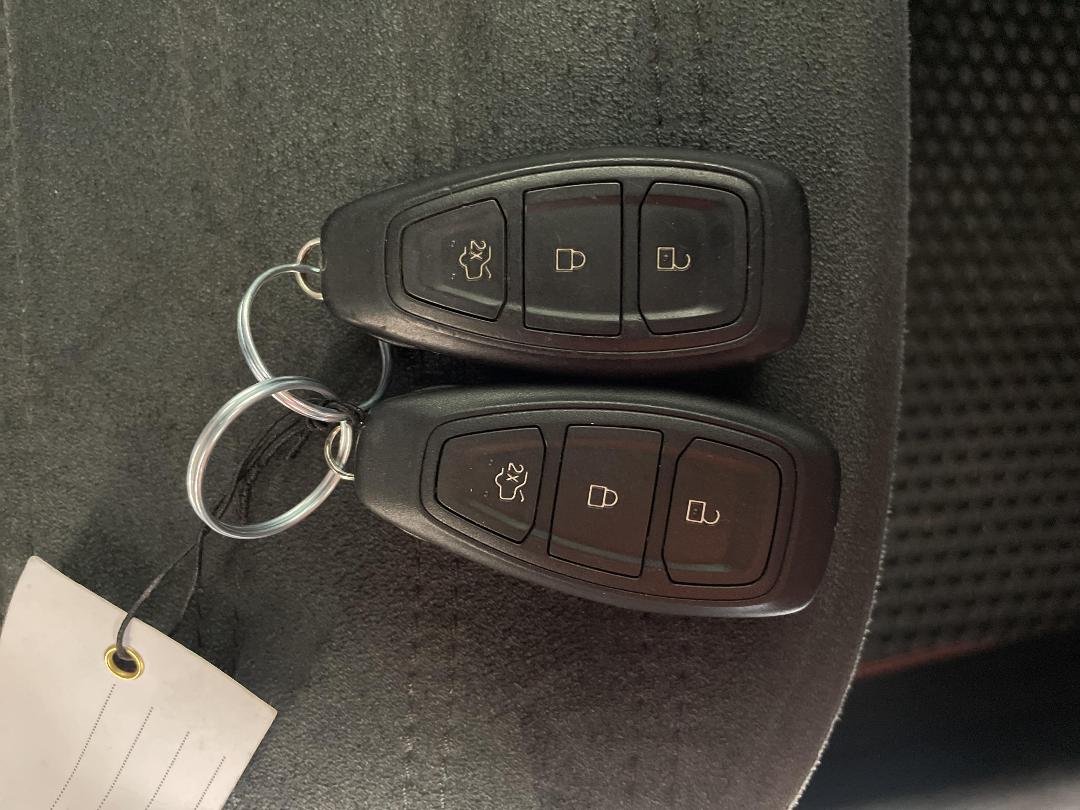 Photo '22' of Ford Escape