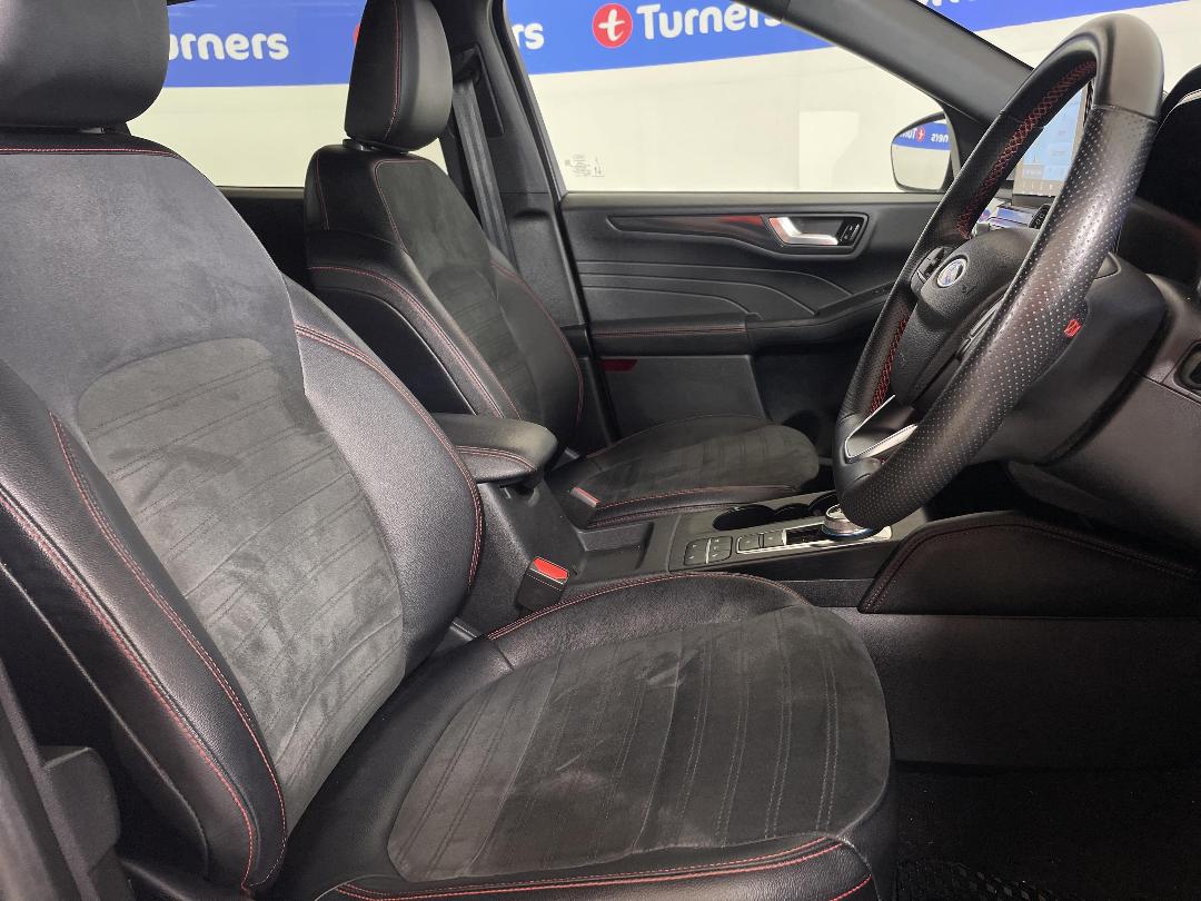 Photo '16' of Ford Escape