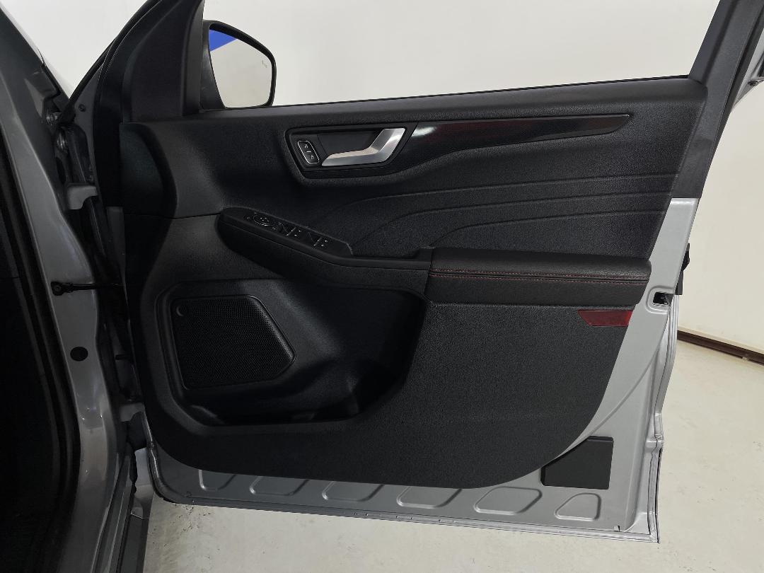 Photo '15' of Ford Escape