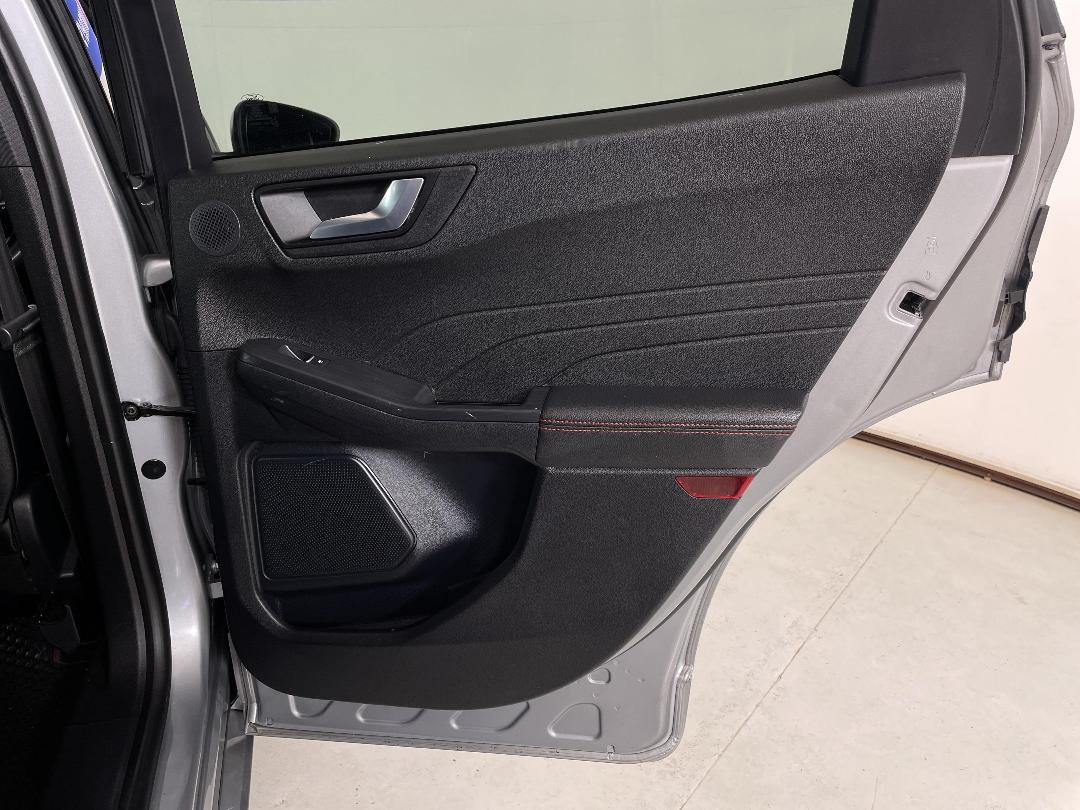 Photo '19' of Ford Escape