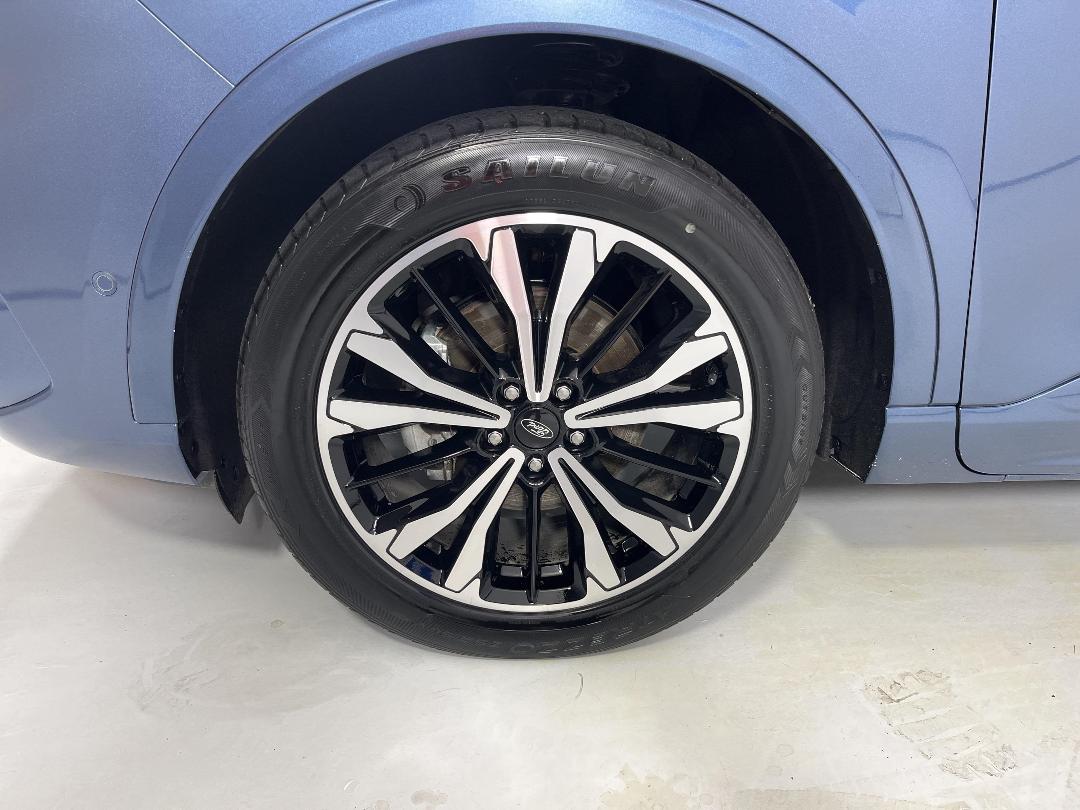 Photo '10' of Ford Escape