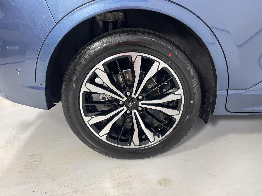 Photo '12' of Ford Escape