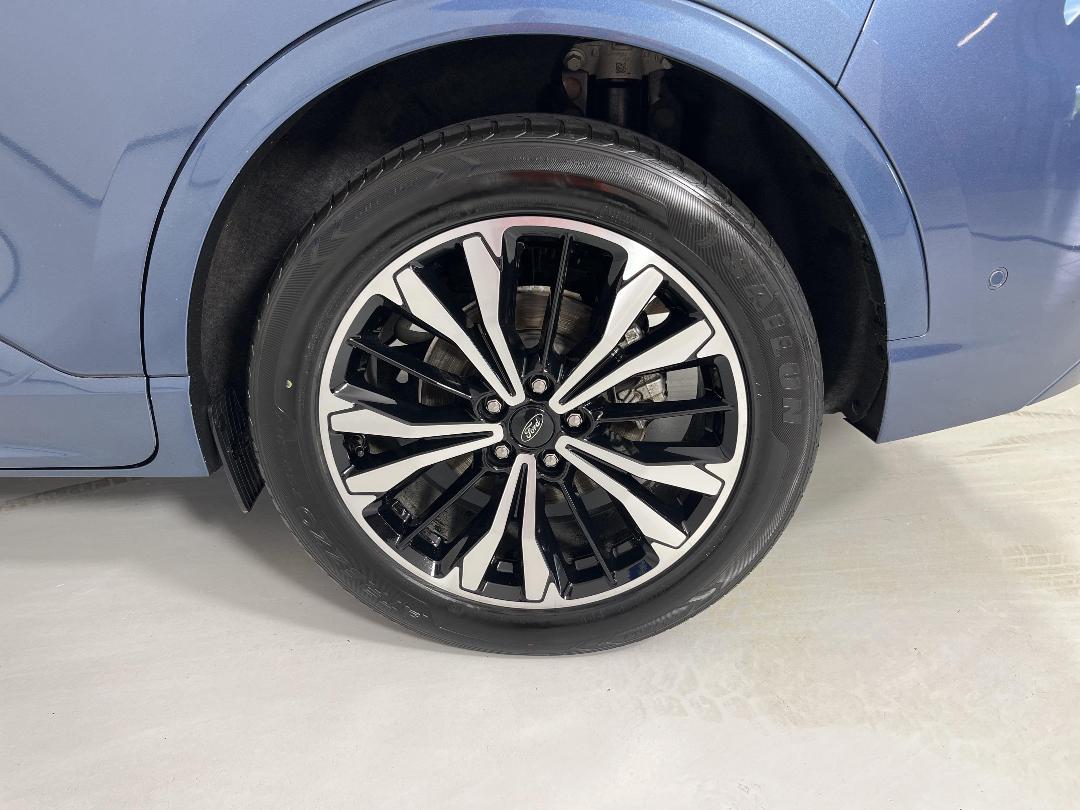 Photo '11' of Ford Escape