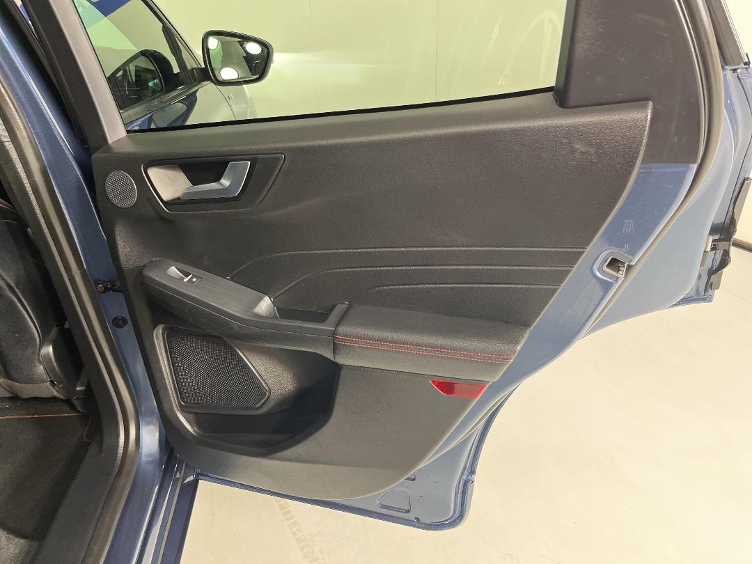 Photo '19' of Ford Escape