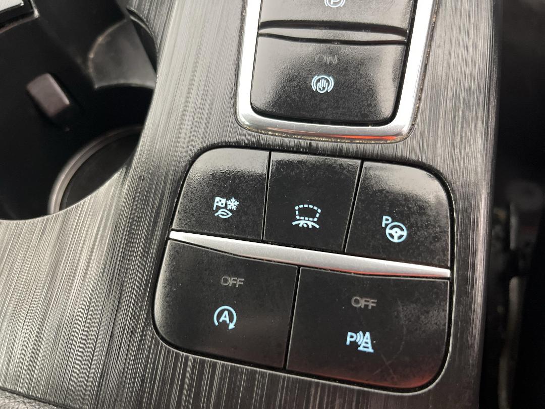 Photo '27' of Ford Escape