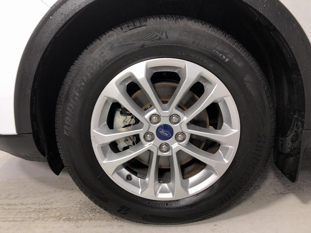 Photo '10' of Ford Escape