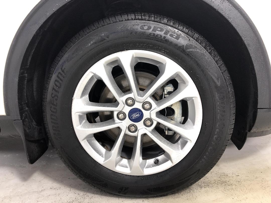 Photo '9' of Ford Escape