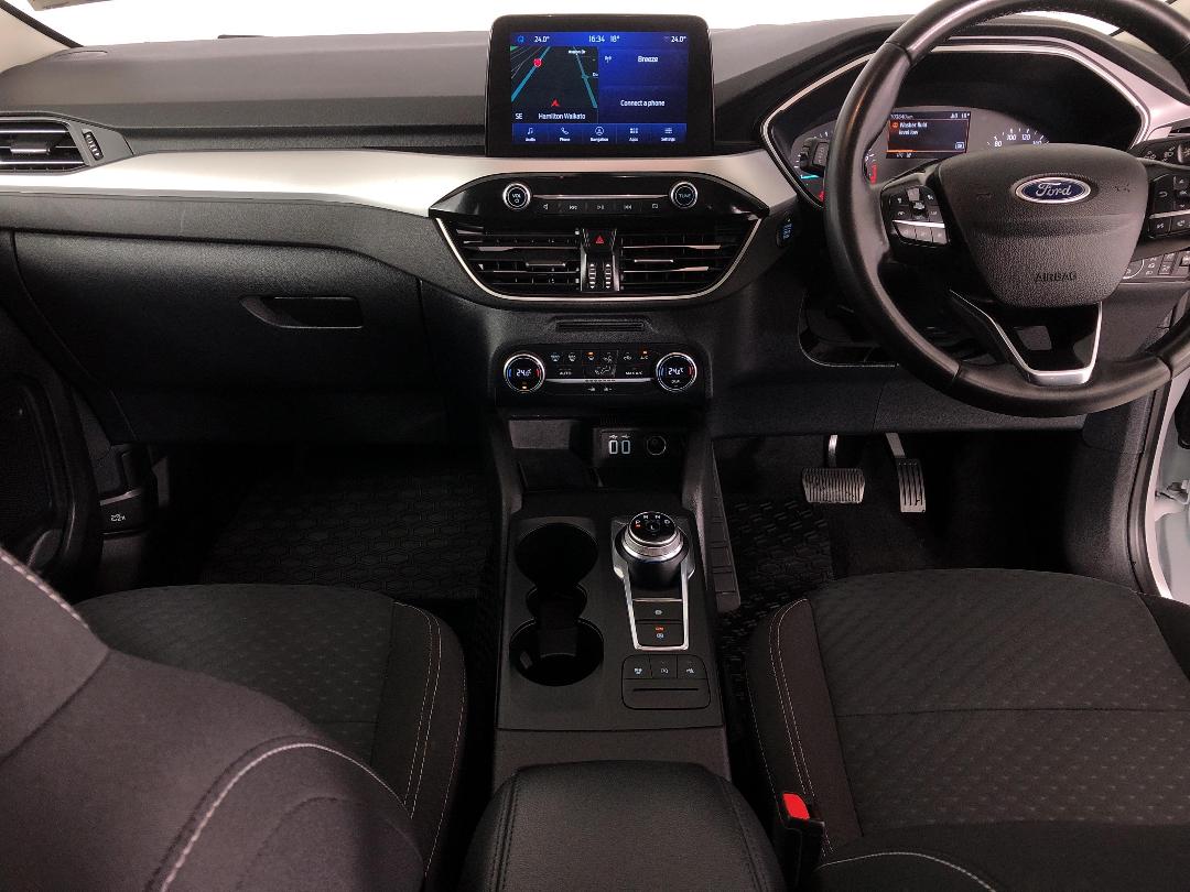 Photo '17' of Ford Escape