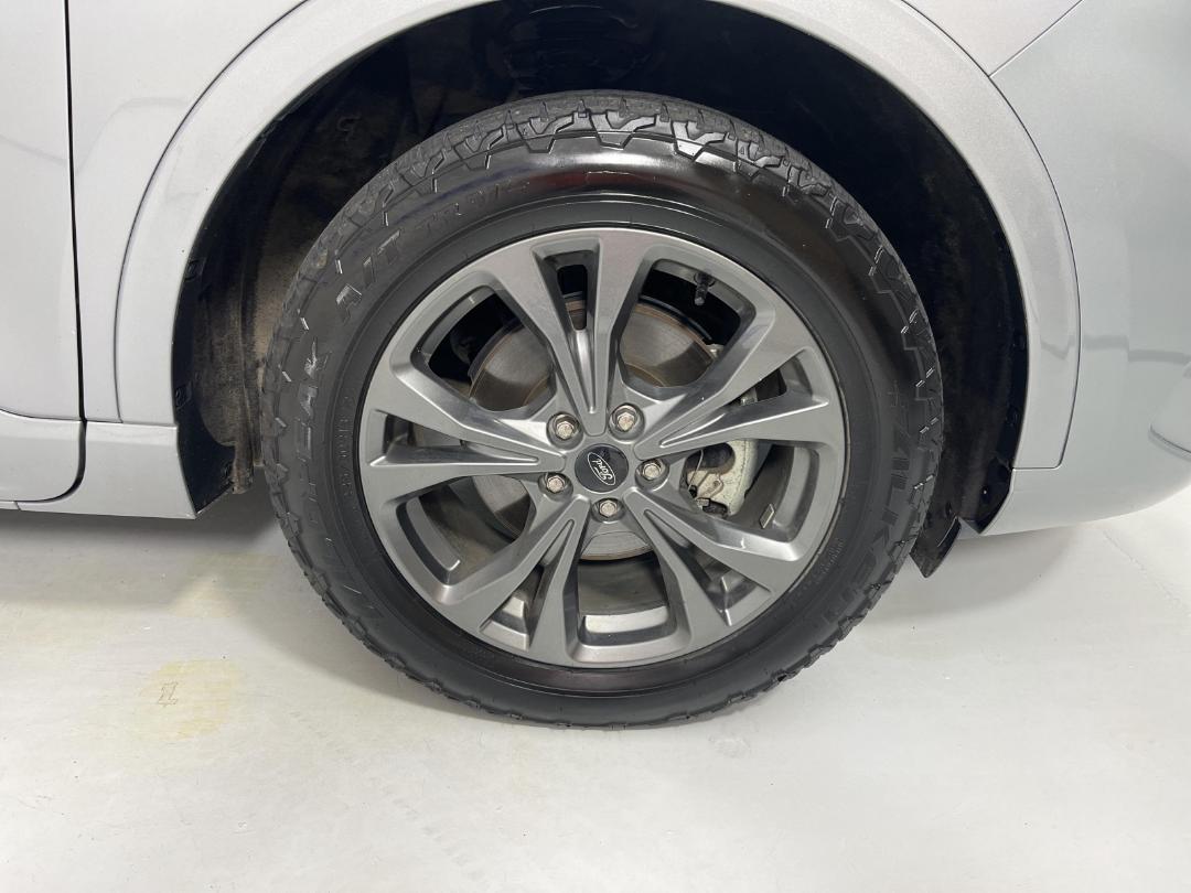 Photo '9' of Ford Escape