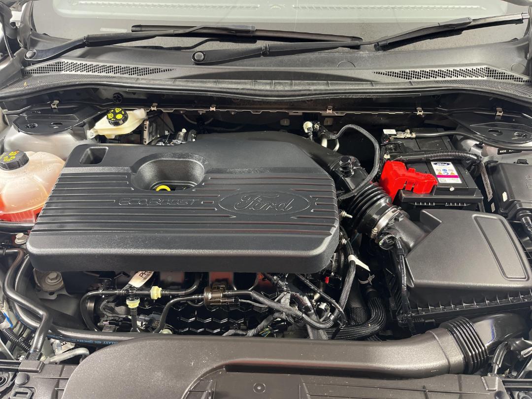 Photo '13' of Ford Escape