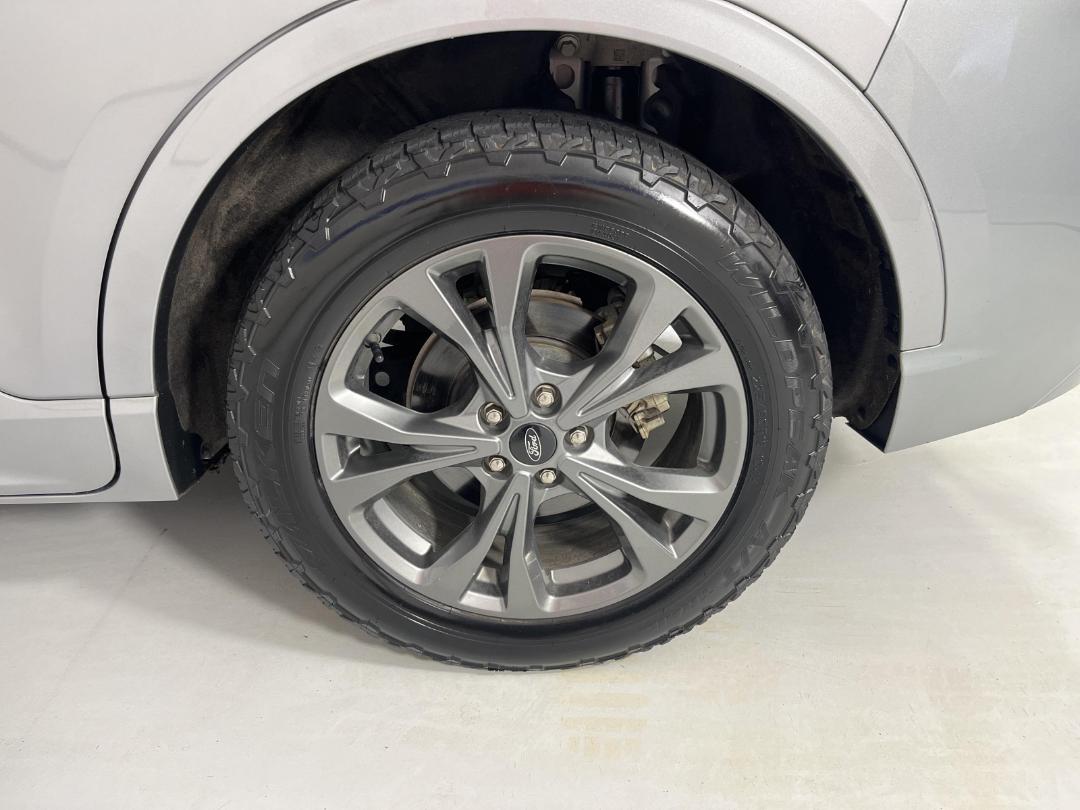 Photo '11' of Ford Escape