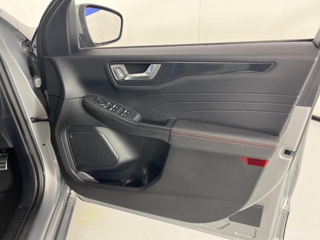 Photo '15' of Ford Escape