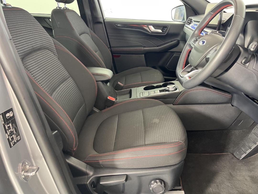 Photo '16' of Ford Escape