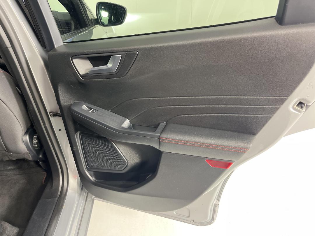 Photo '19' of Ford Escape