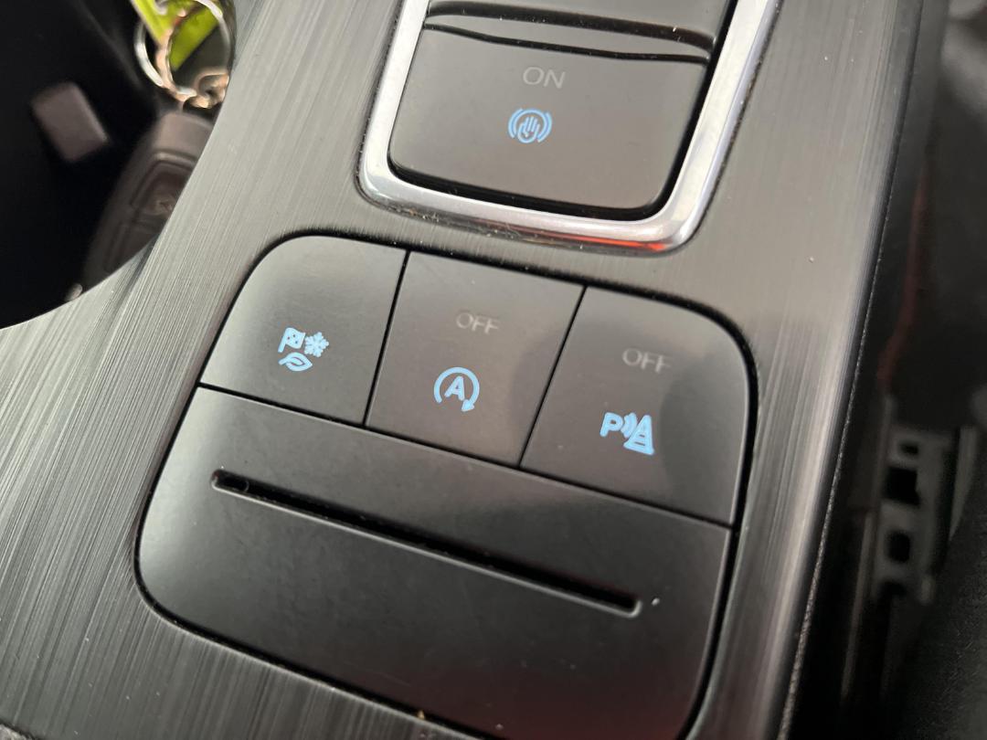 Photo '27' of Ford Escape