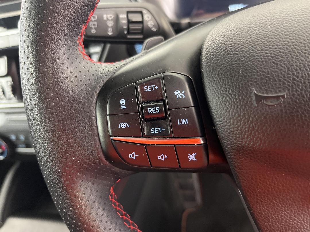 Photo '25' of Ford Escape Photo '25' of Ford Escape