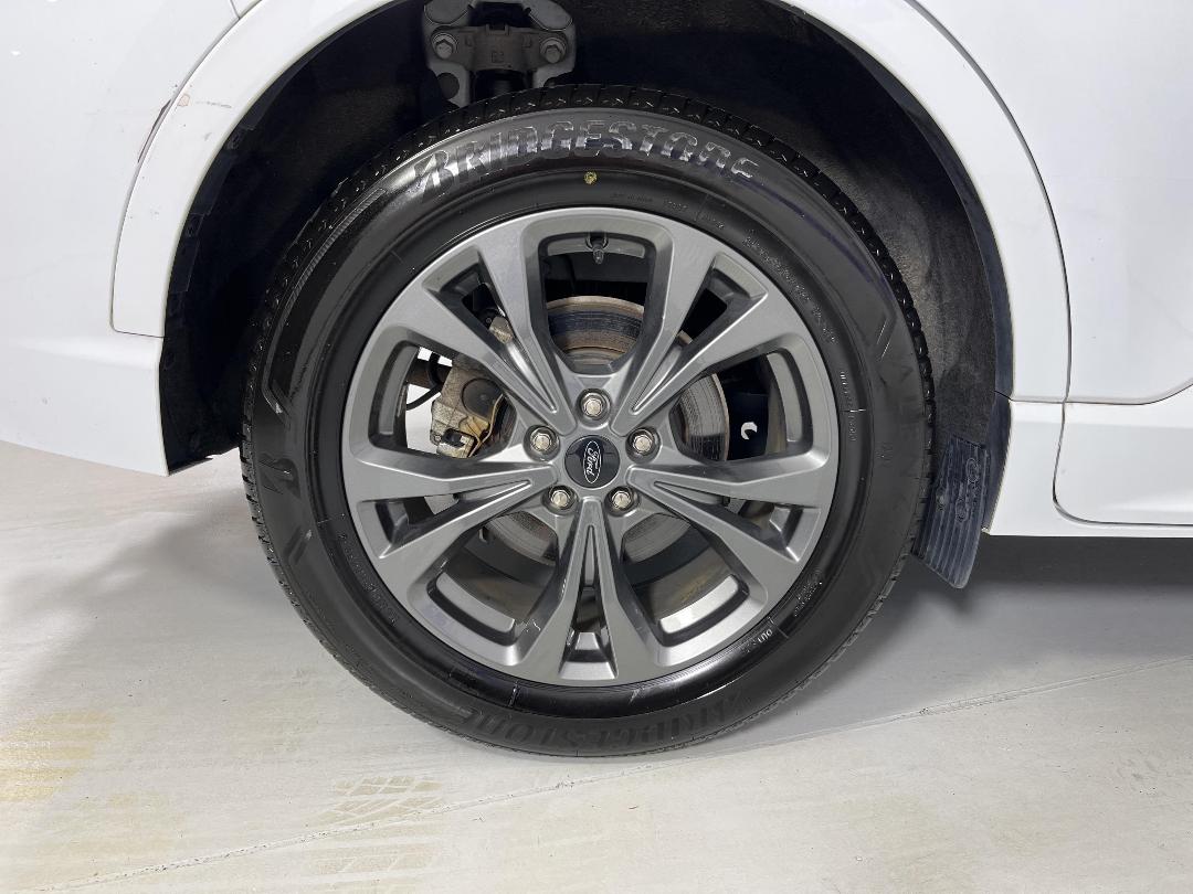 Photo '12' of Ford Escape