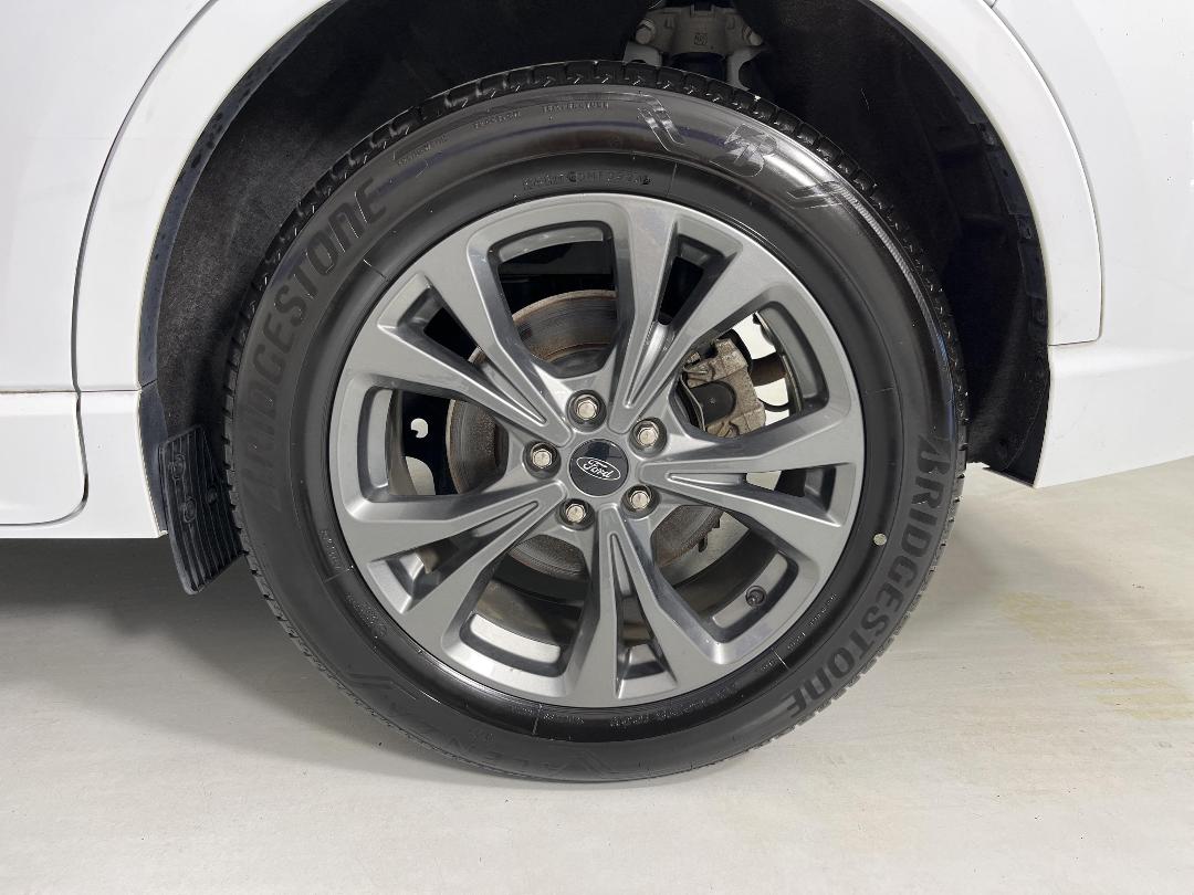 Photo '11' of Ford Escape