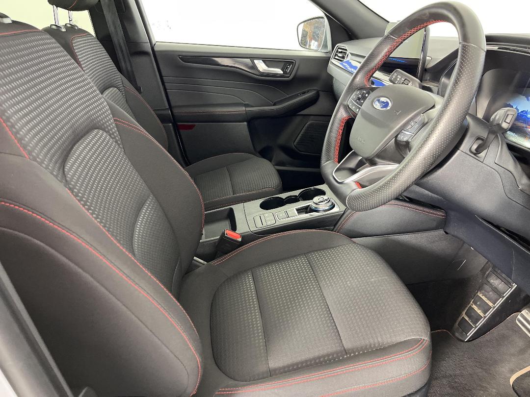 Photo '16' of Ford Escape