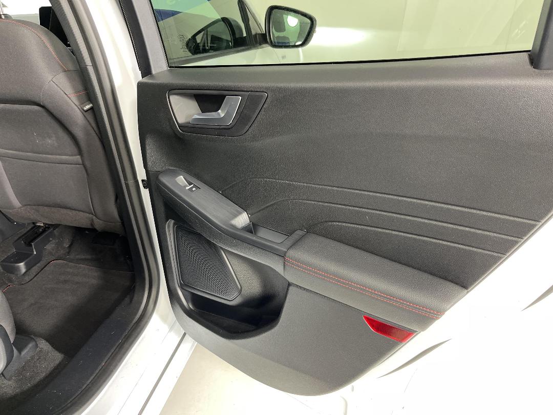 Photo '19' of Ford Escape