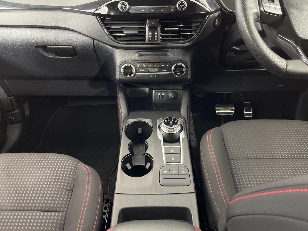 Photo '18' of Ford Escape