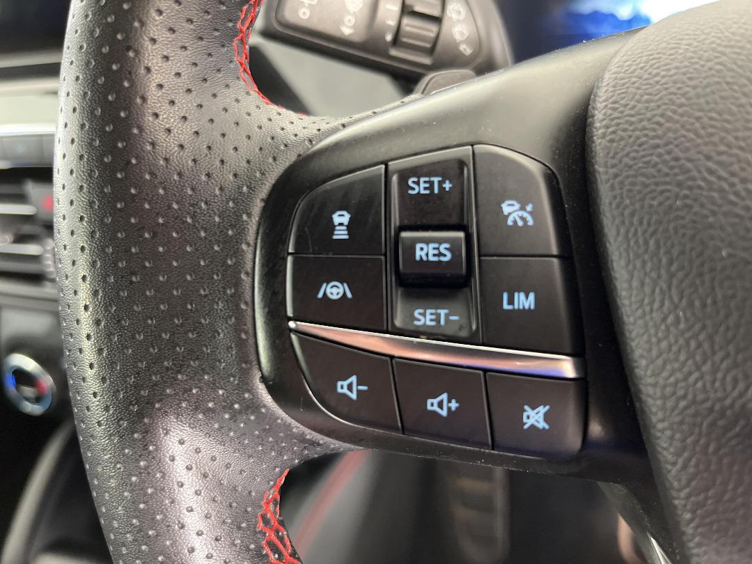 Photo '24' of Ford Escape